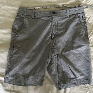Lululemon Men's Shorts - light gray- size 30 - excellent condition